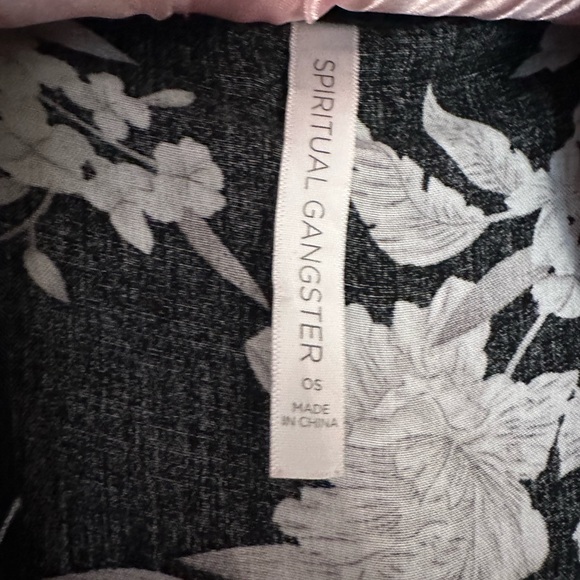 Spiritual Gangster Floral Kimono | One Size | Poolside to Travel Ready - Picture 8 of 10